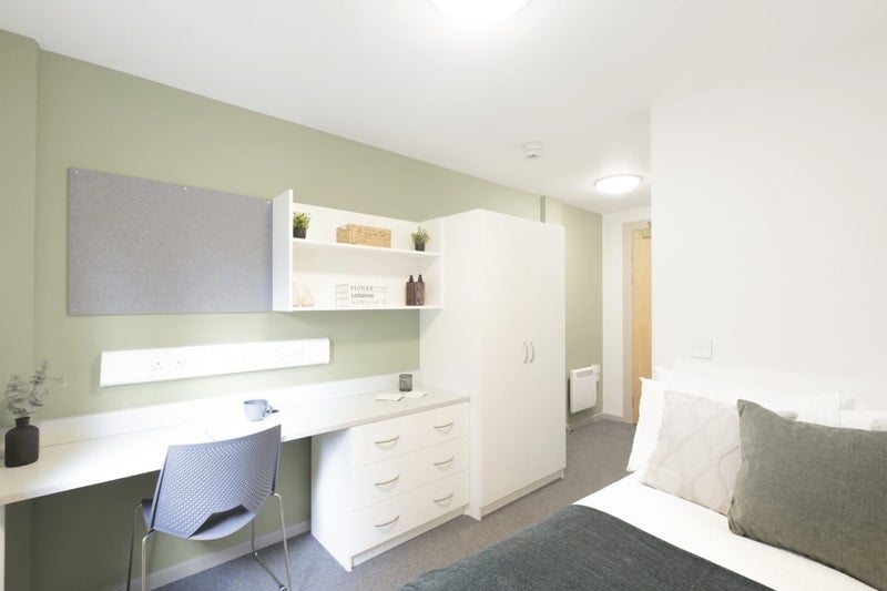 Room Portland Road in Newcastle upon Tyne