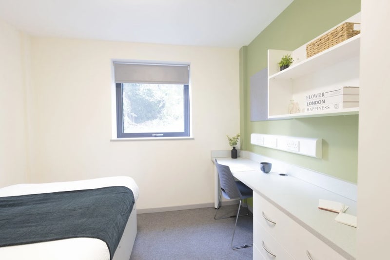 Room Portland Road in Newcastle upon Tyne