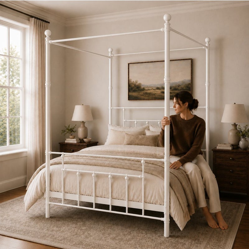 Room Runnymede Crescent in Greater London