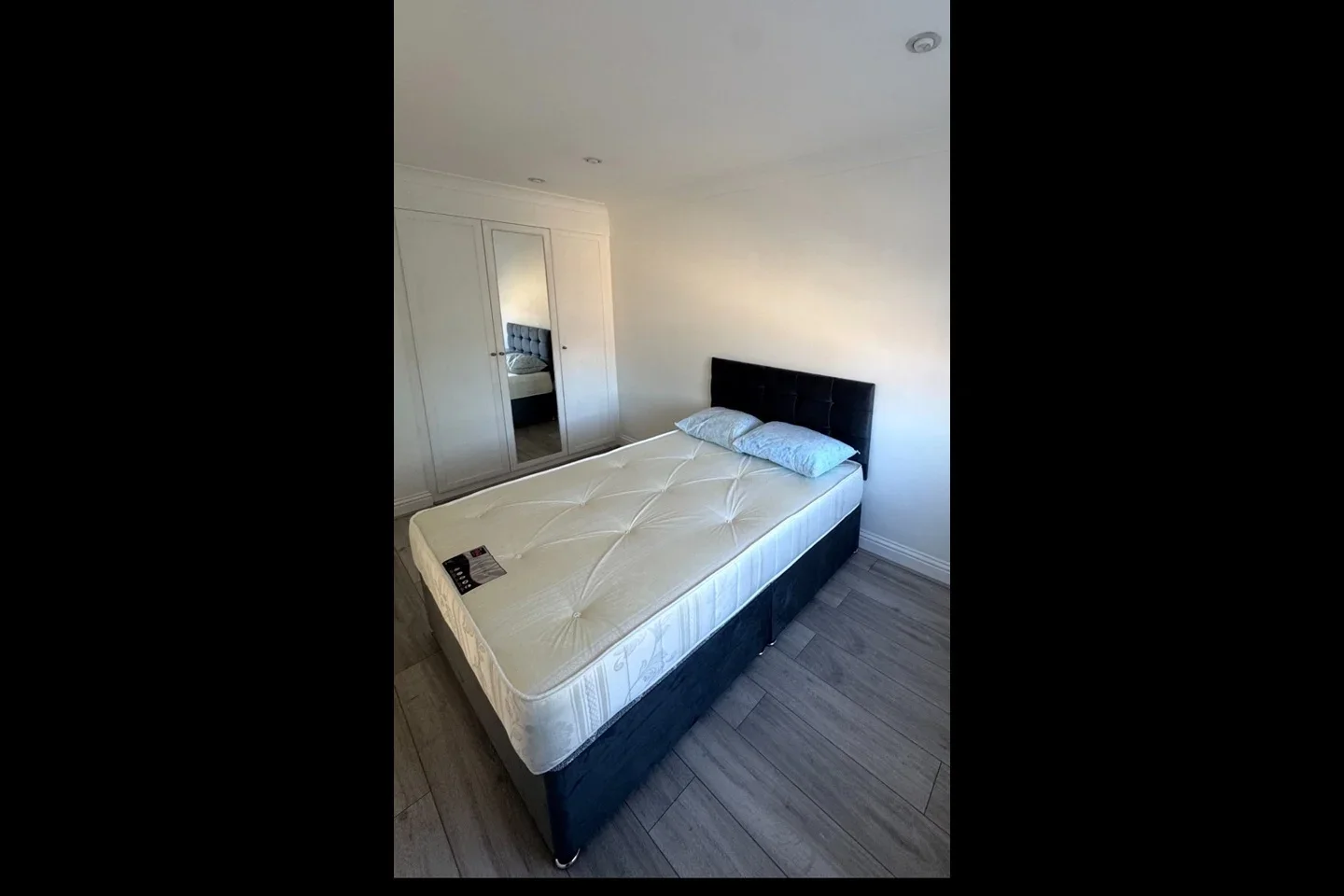 Room St. John Street in Greater London