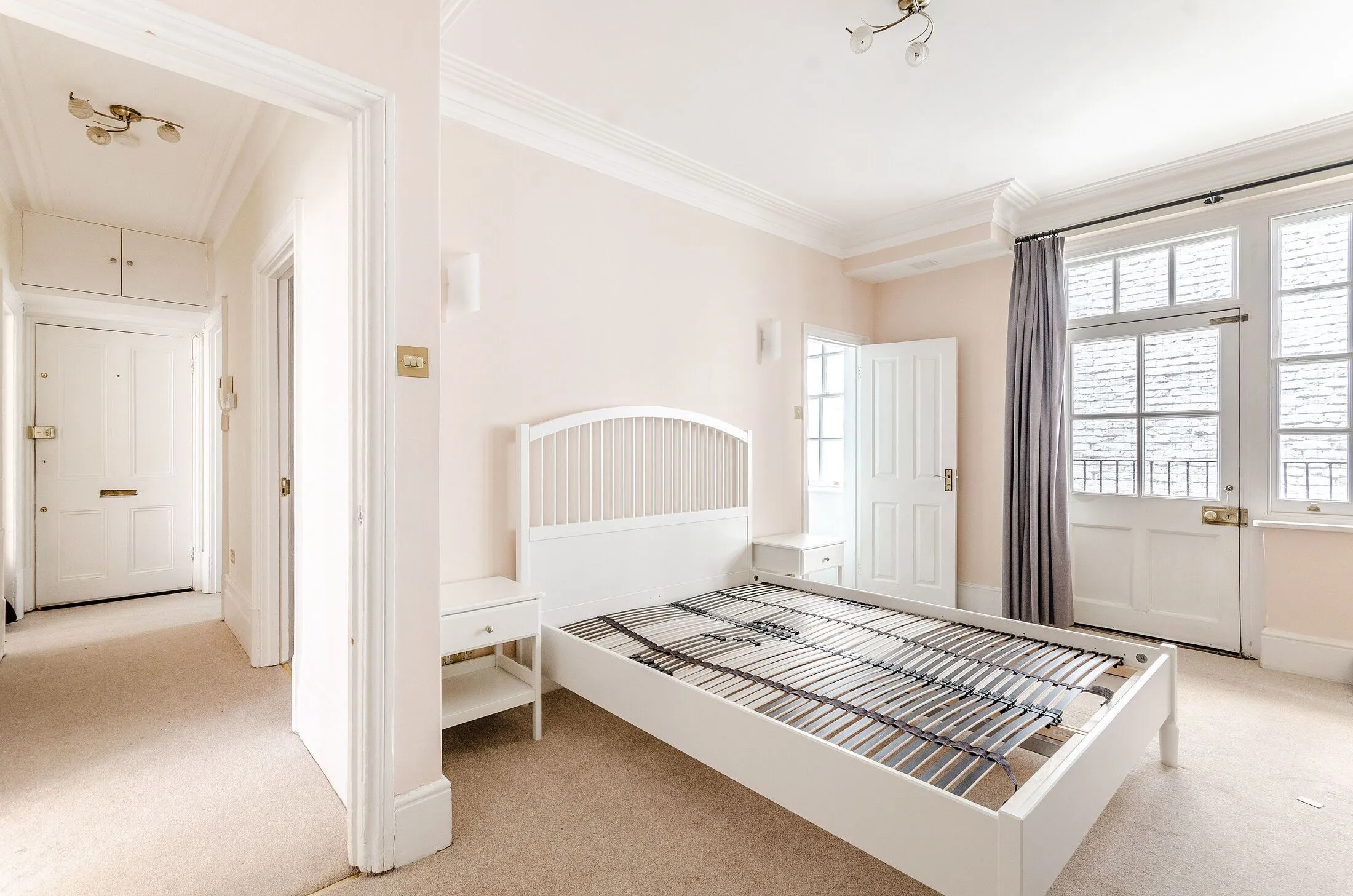 Flat Broad Court in City of Westminster
