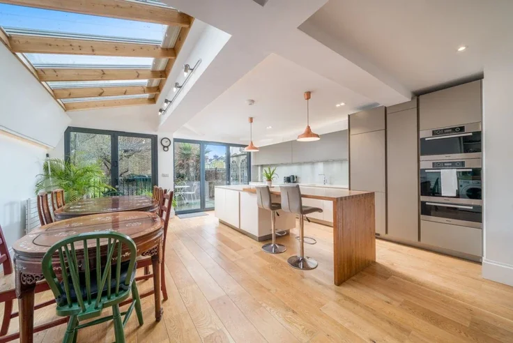 House Dalgarno Gardens in Greater London