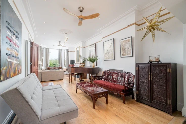 House Dalgarno Gardens in Greater London