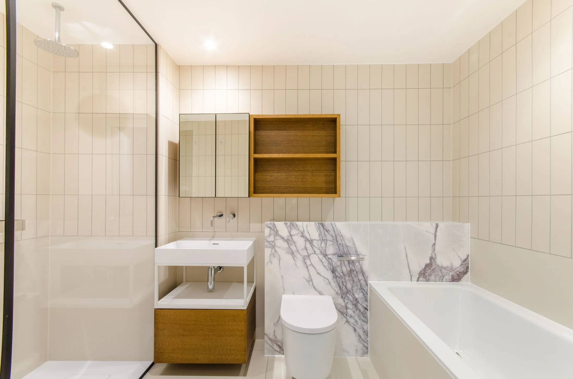 Flat Bartholomew Close in City of London