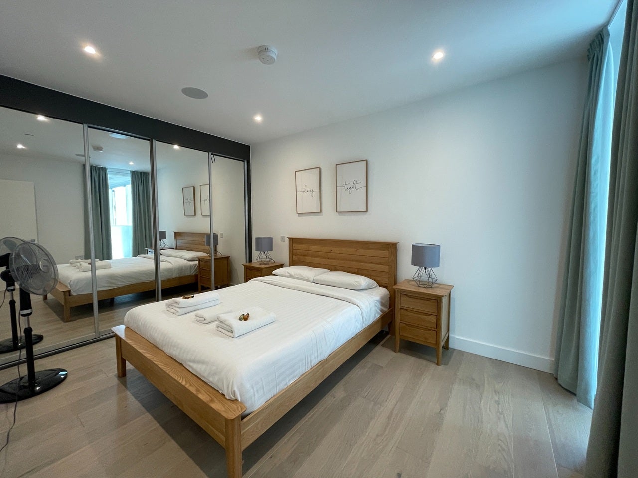 Flat Tannery Square in Greater London