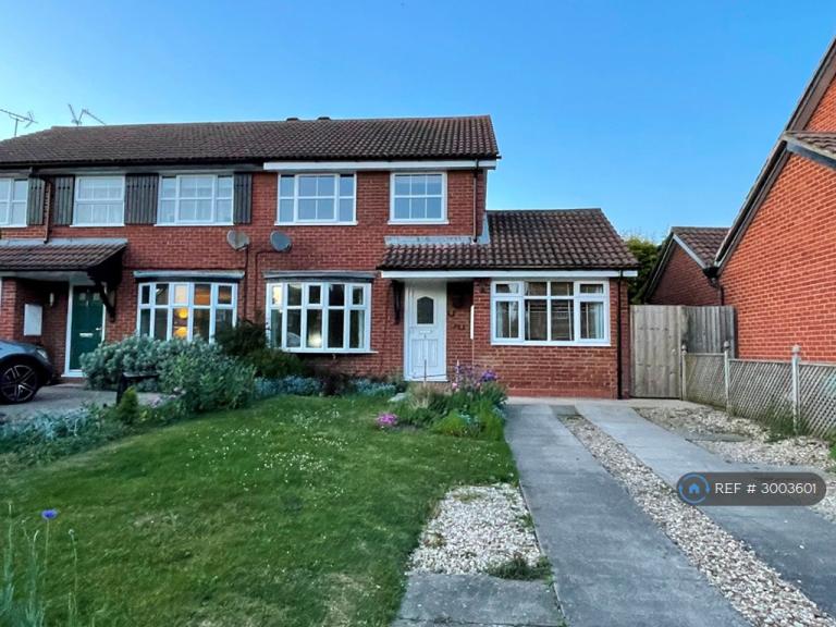 House Skelmerdale Way in Reading