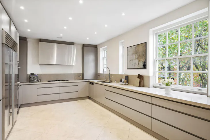 Flat Cheyne Walk in Greater London