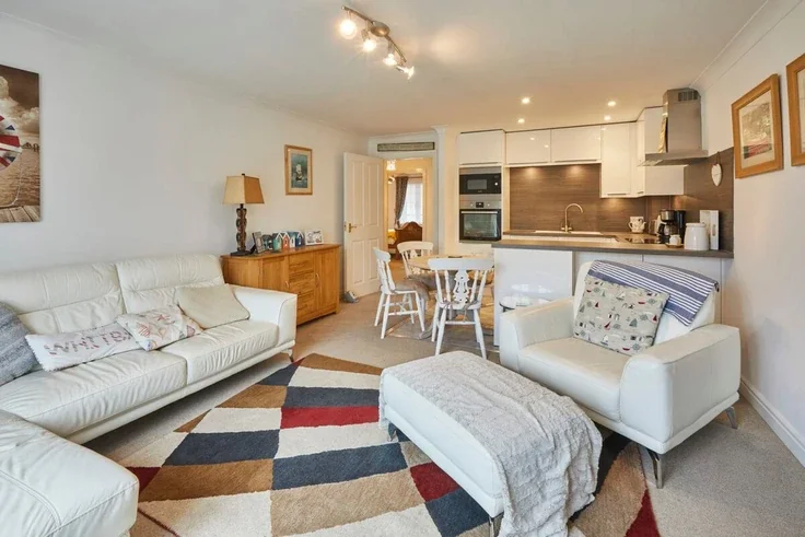 Flat Whitehall Landing in Whitby