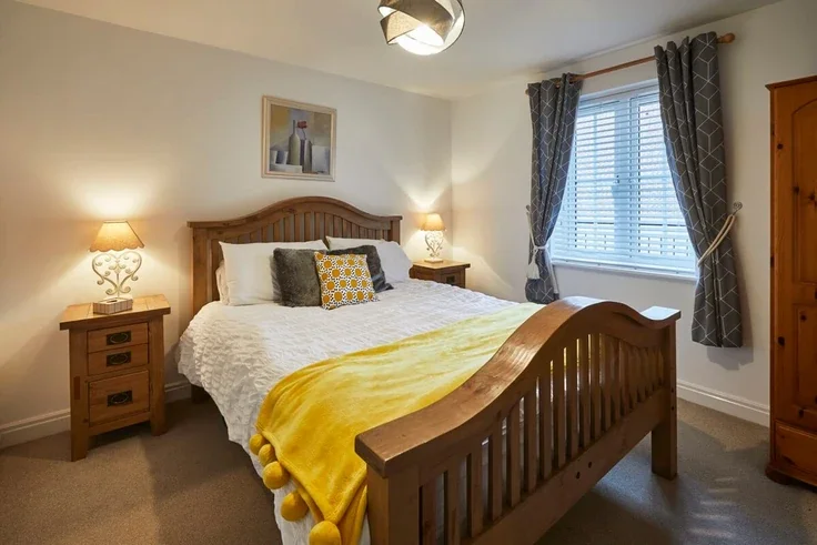 Flat Whitehall Landing in Whitby