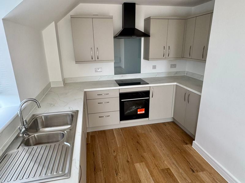 Flat Elm Grove in Mengham