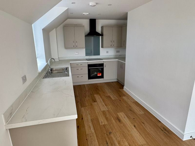Flat Elm Grove in Mengham