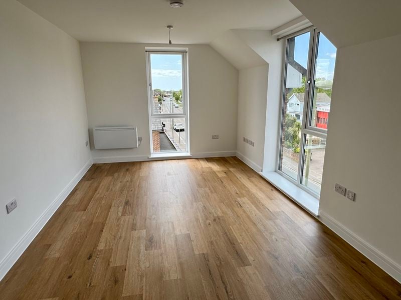 Flat Elm Grove in Mengham