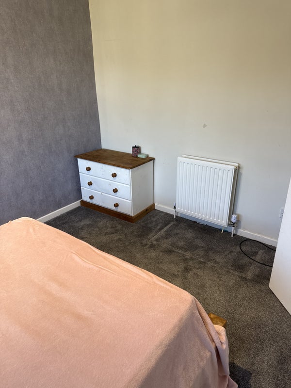 Room Calvin Close in Greater London