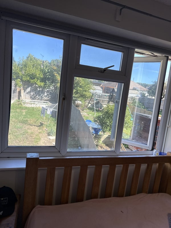 Room Calvin Close in Greater London