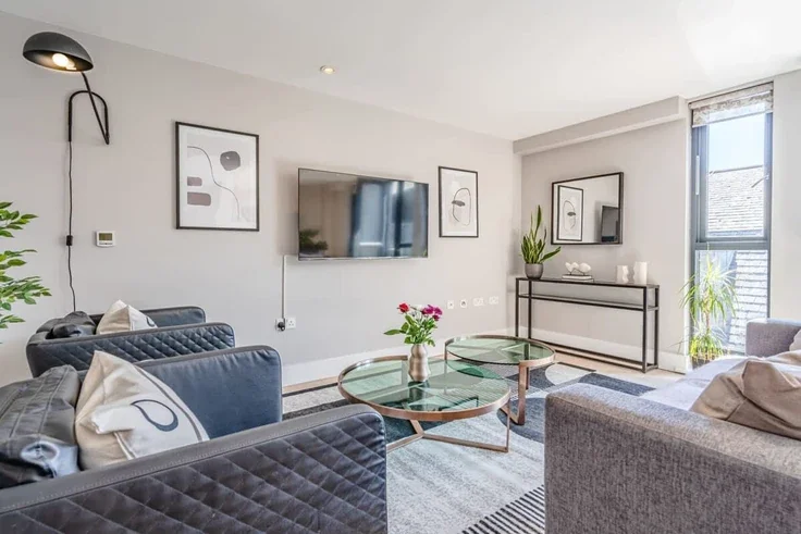 Flat Bull Inn Court in City of Westminster