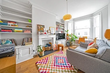 Flat Mandela Street in Greater London