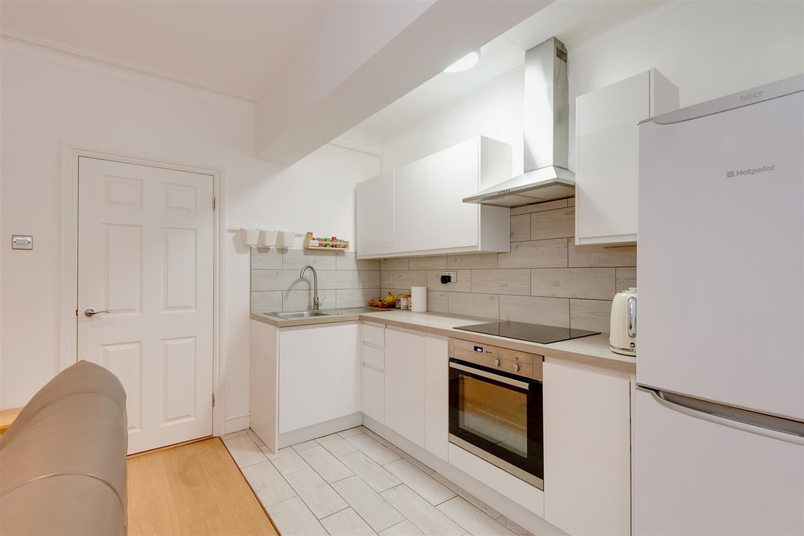 Flat Kingsgate Road in Greater London