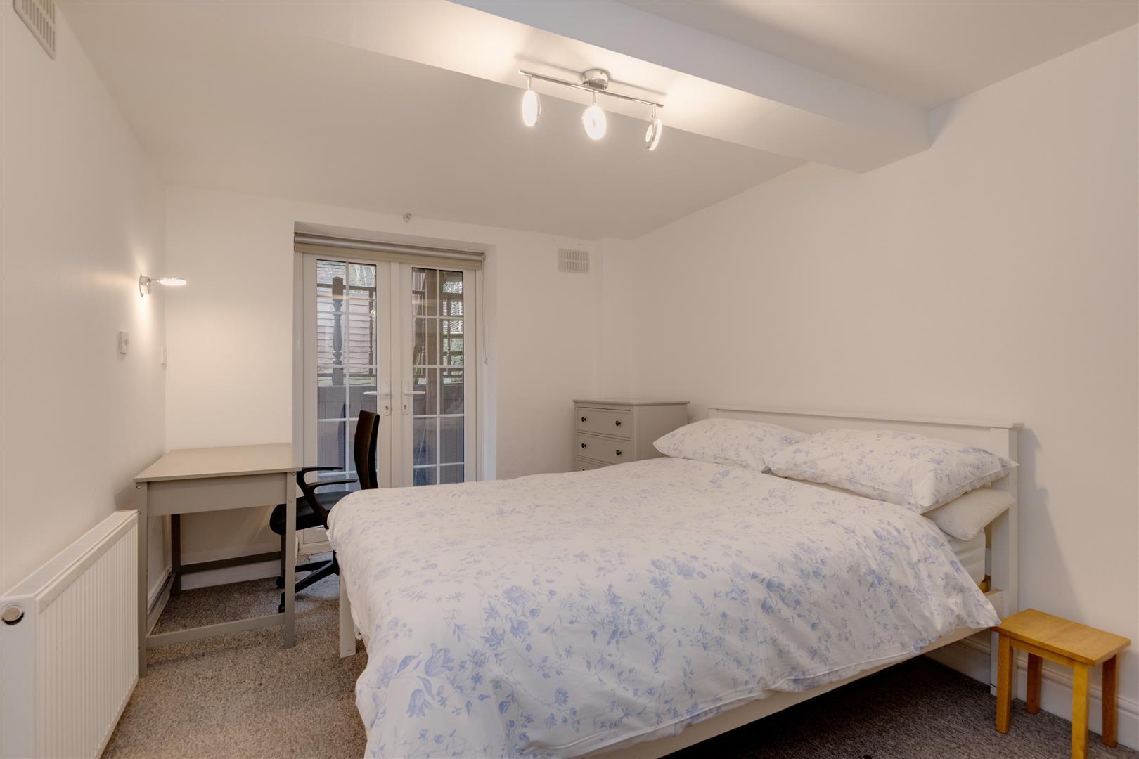 Flat Kingsgate Road in Greater London