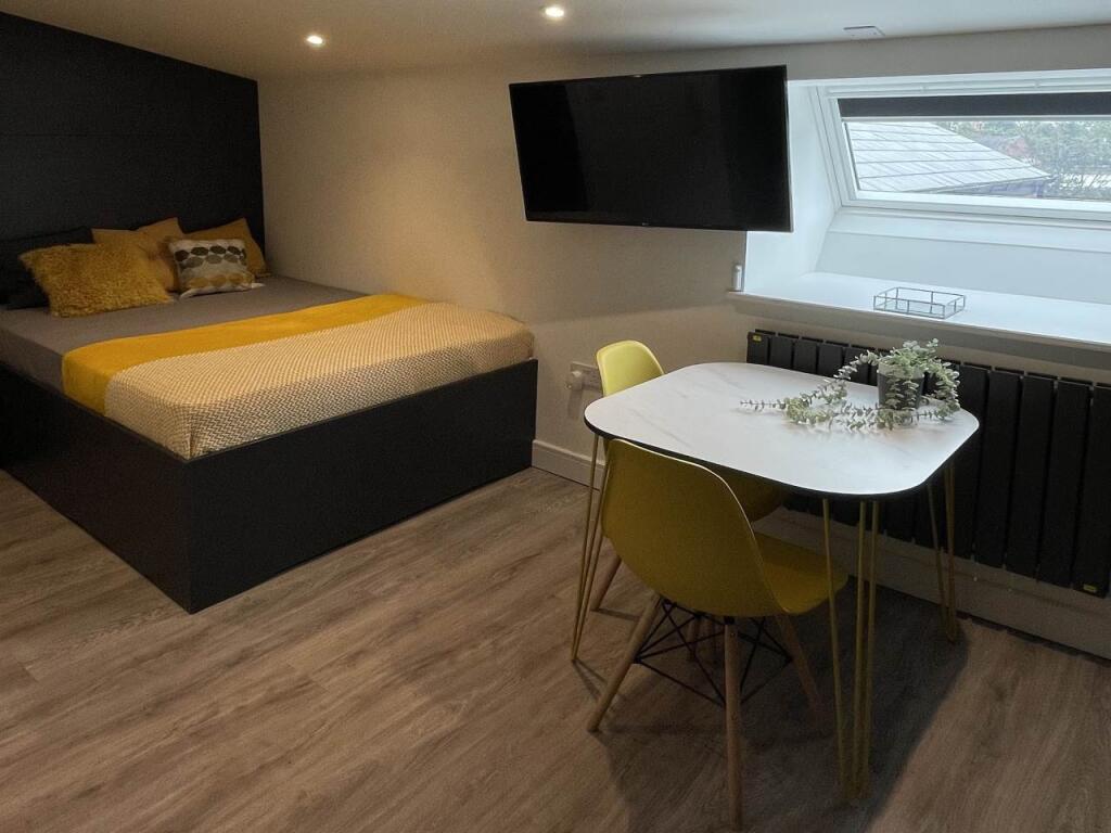 Room Derby Street in West Lancashire