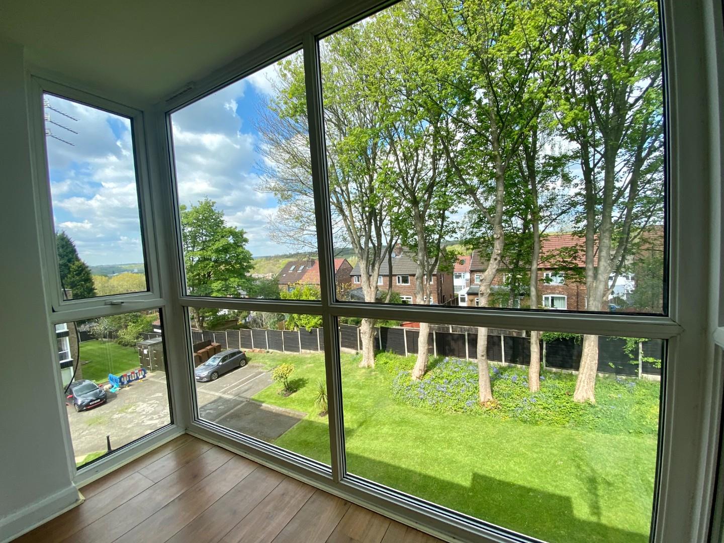 Flat Brentwood Court in Prestwich