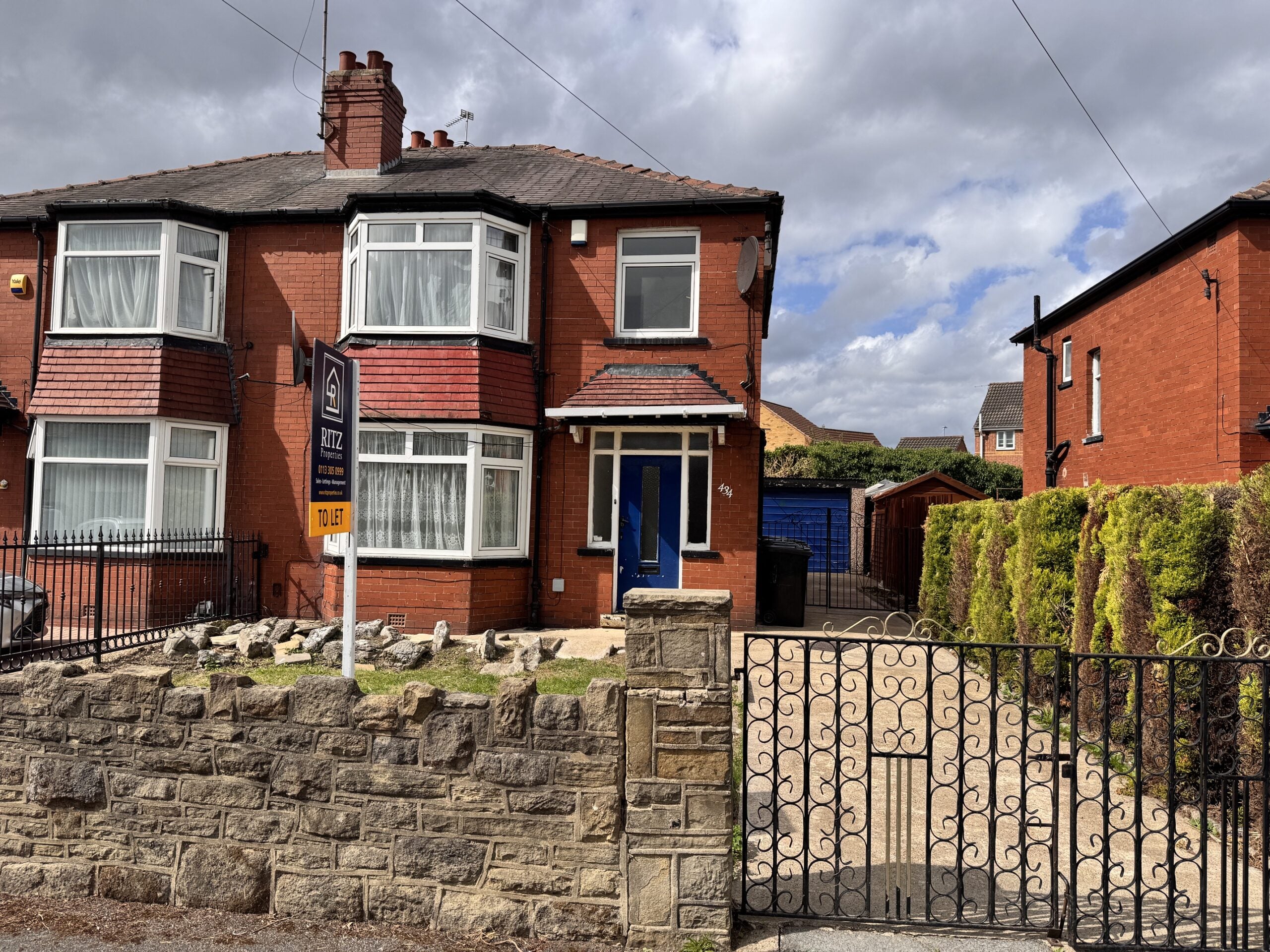 House Oakwood Lane in Leeds