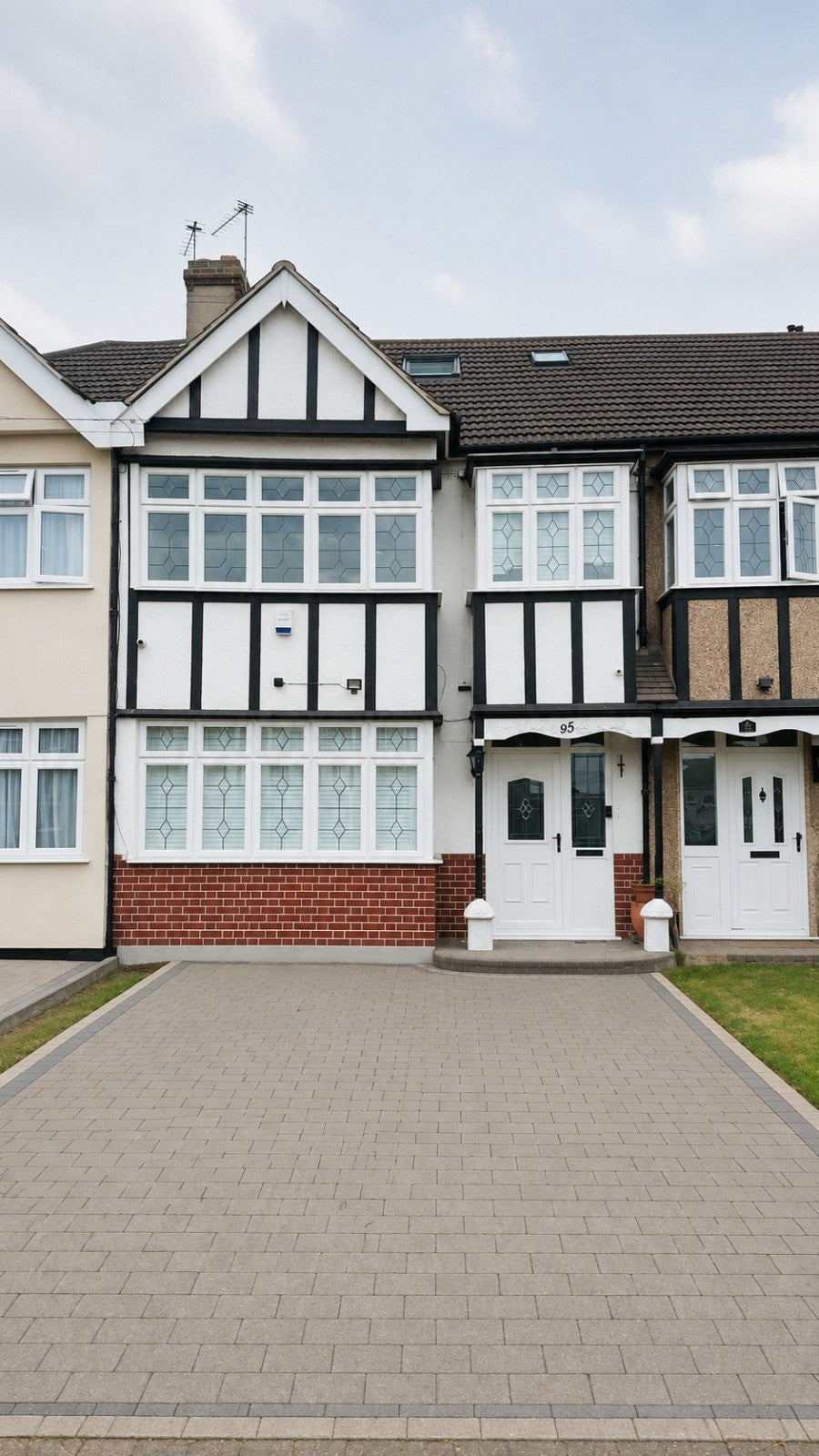House Grosvenor Road in Greater London