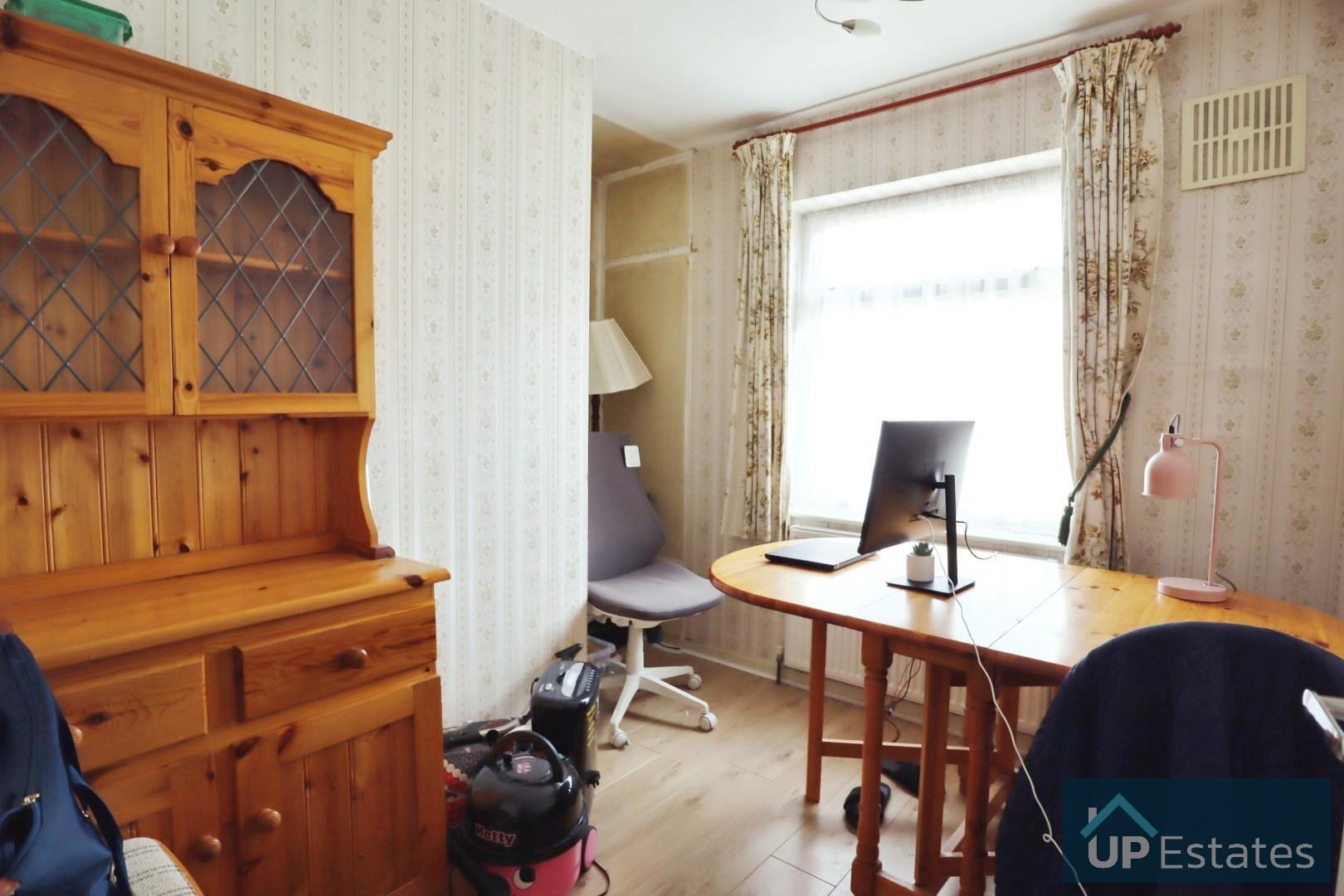 Flat Sedgemoor Road in Coventry