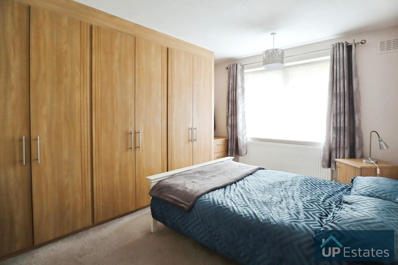 Flat Sedgemoor Road in Coventry