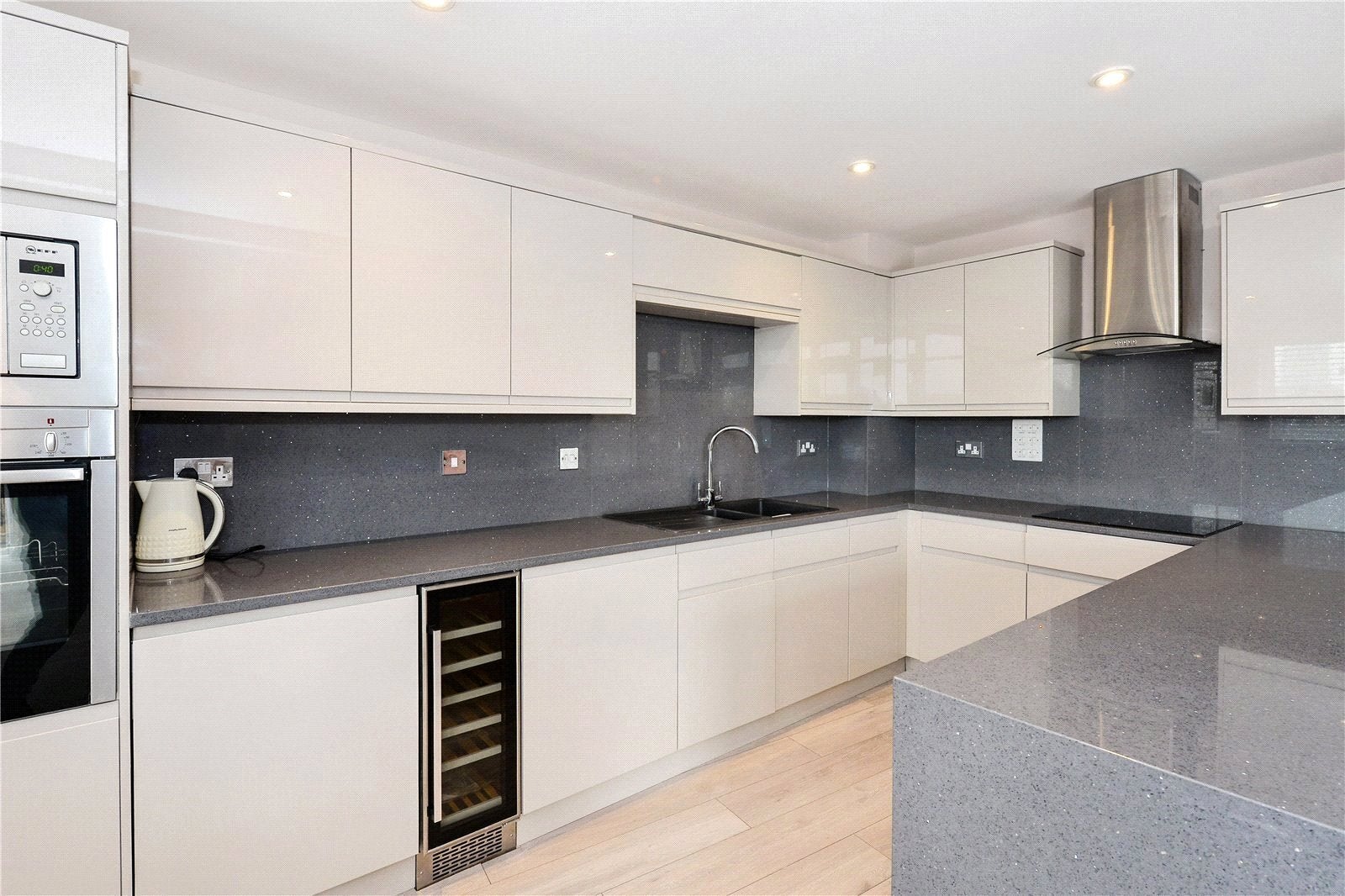 Flat Langbourne Place in Greater London