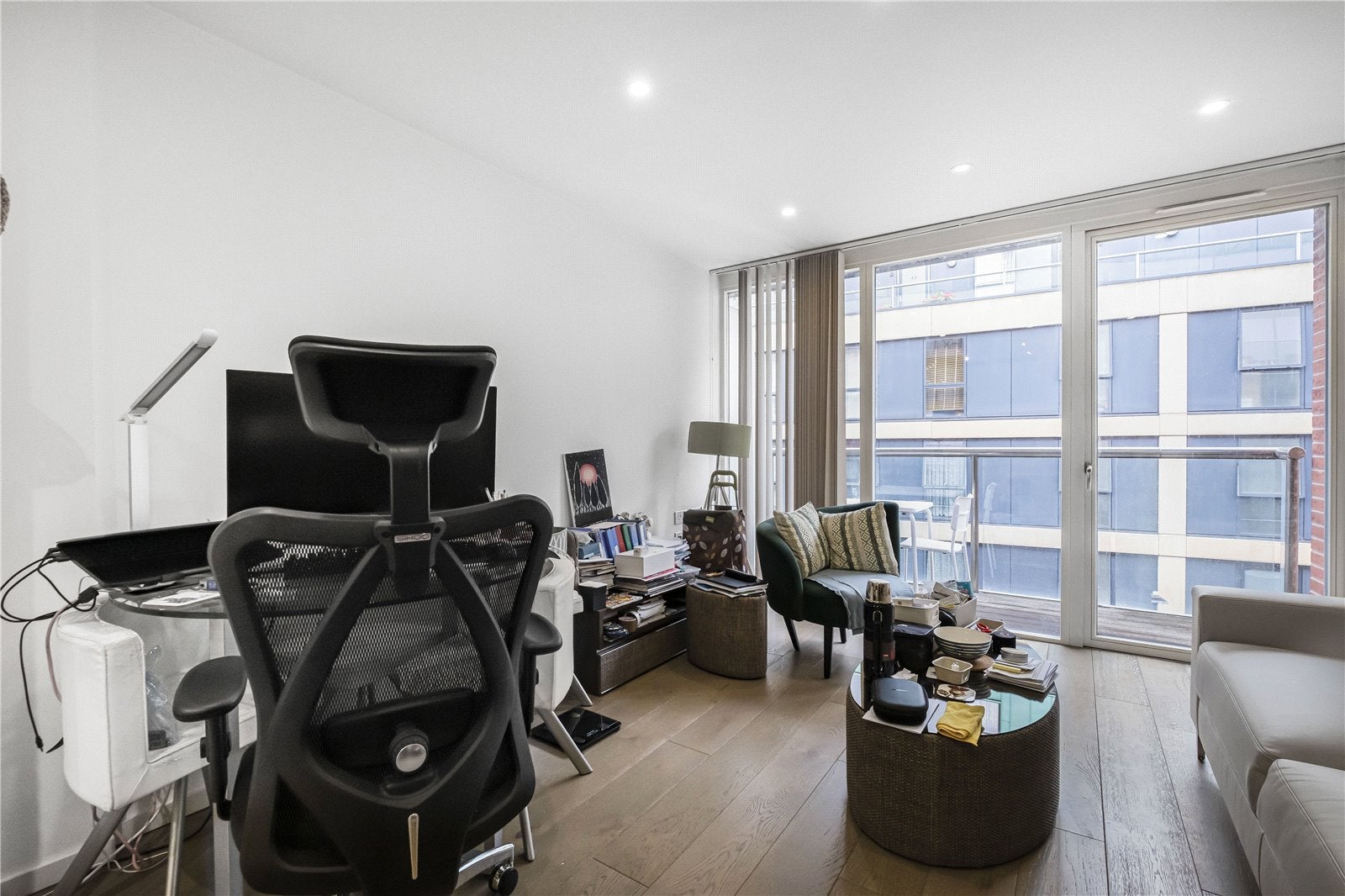 Flat Lever Street in Greater London