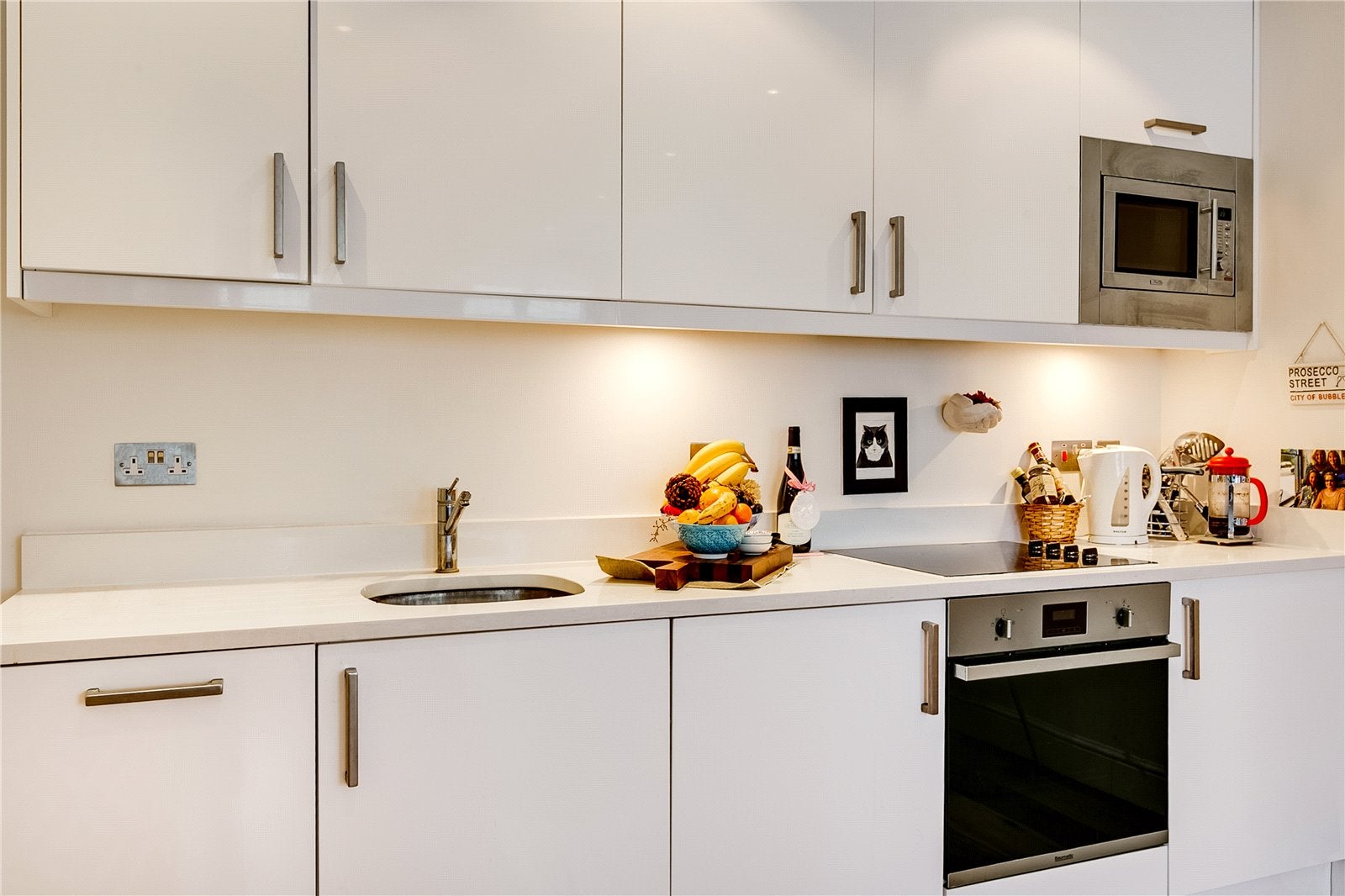 Flat Sloane Avenue in Greater London