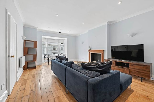 Flat Gloucester Terrace in City of Westminster