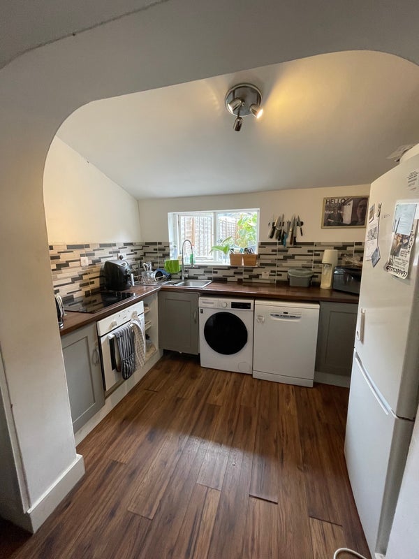 Room Beechcroft Road in Greater London