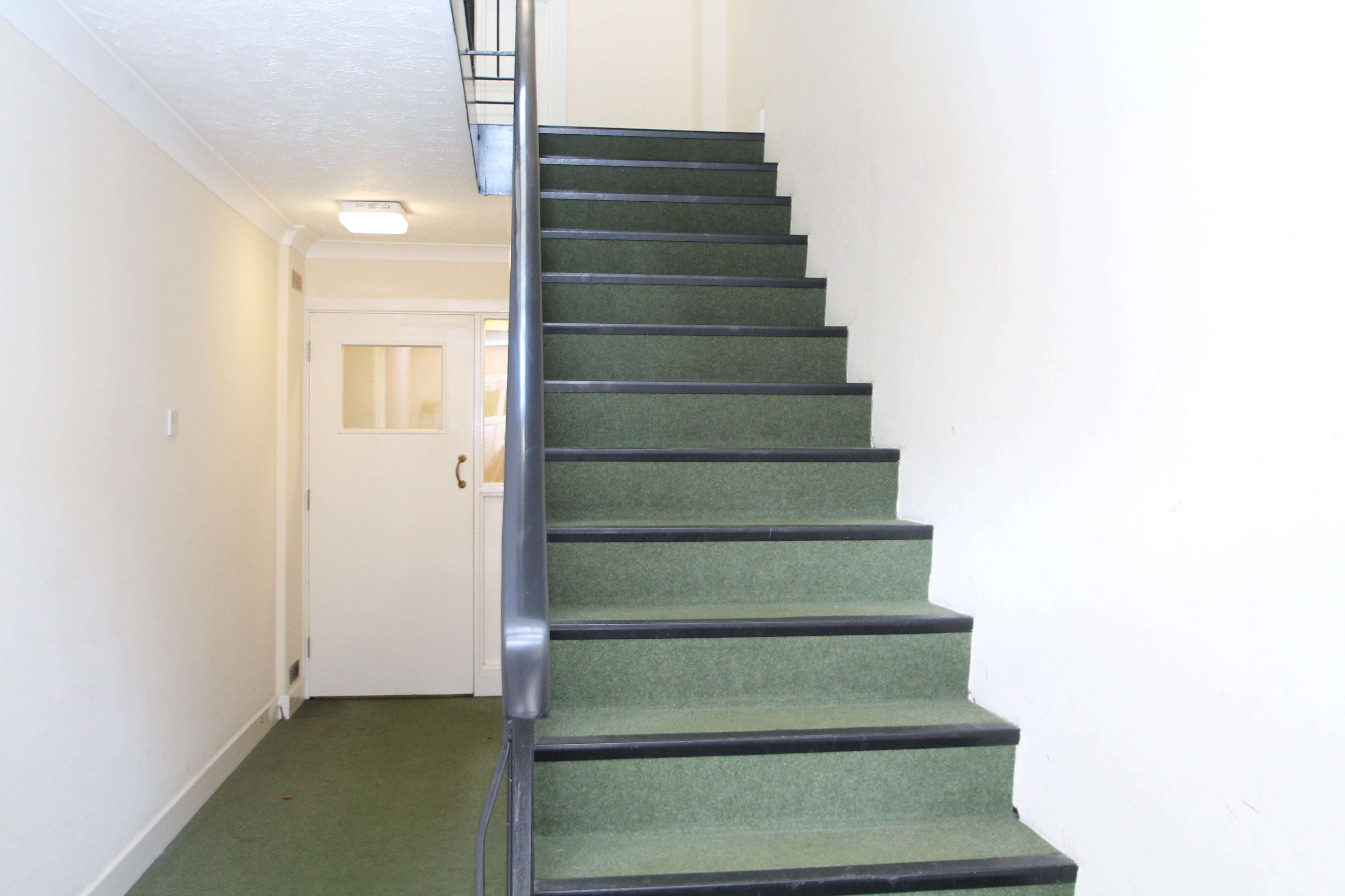 Flat Aspen Vale in Tandridge
