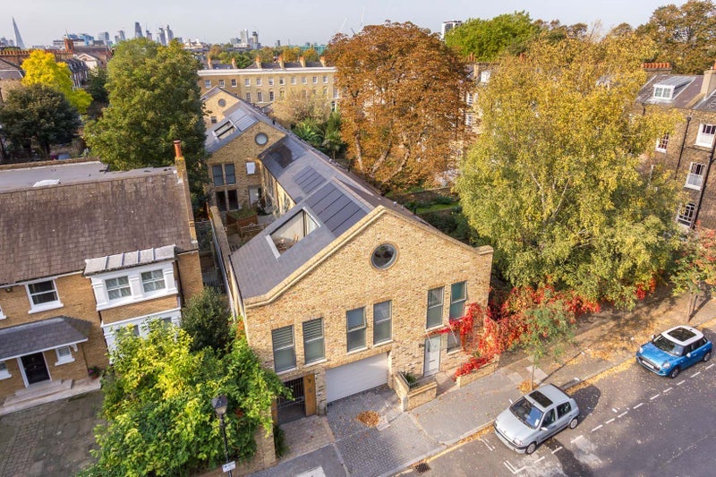 Room Zachary Mews in Greater London