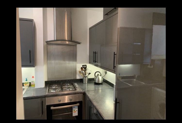 Room Dorset Road in Greater London