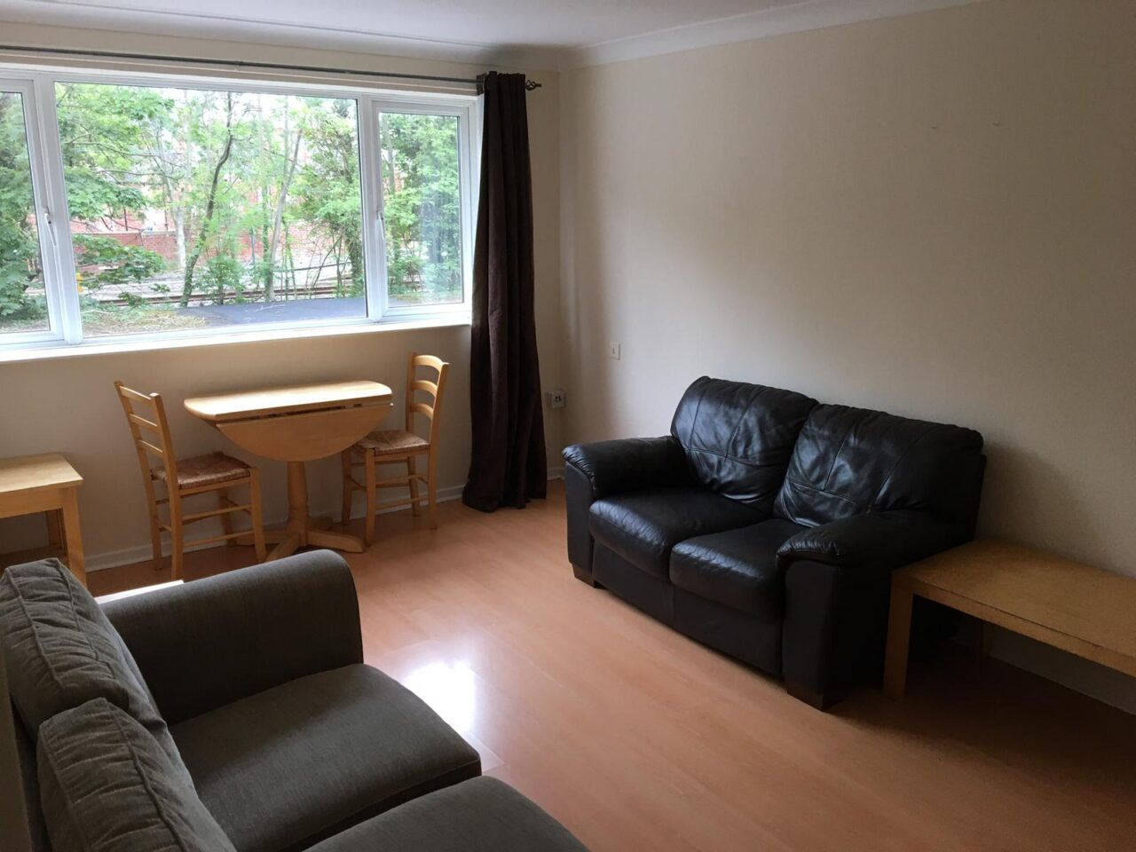 Flat West Jesmond Avenue in Newcastle upon Tyne