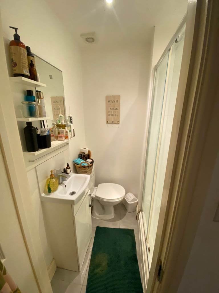 Flat Cumnor Road in Bournemouth