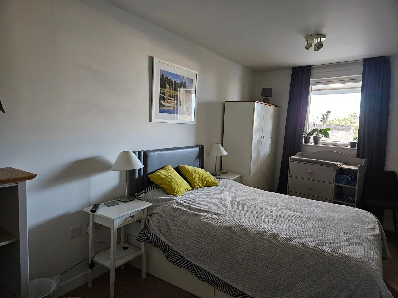 Room Mast Street in Greater London