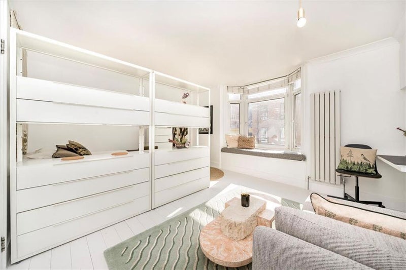 Flat Brockley Cross in Greater London