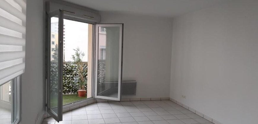 Flat Rue Louis Braille in Villeurbanne