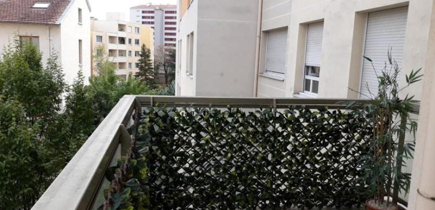 Flat Rue Louis Braille in Villeurbanne
