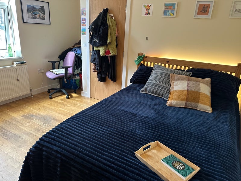 Room Adolphus Road in Greater London
