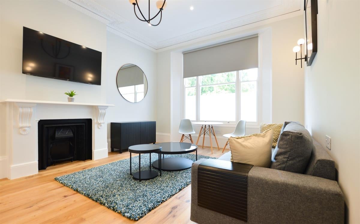 Flat Leinster Square in City of Westminster