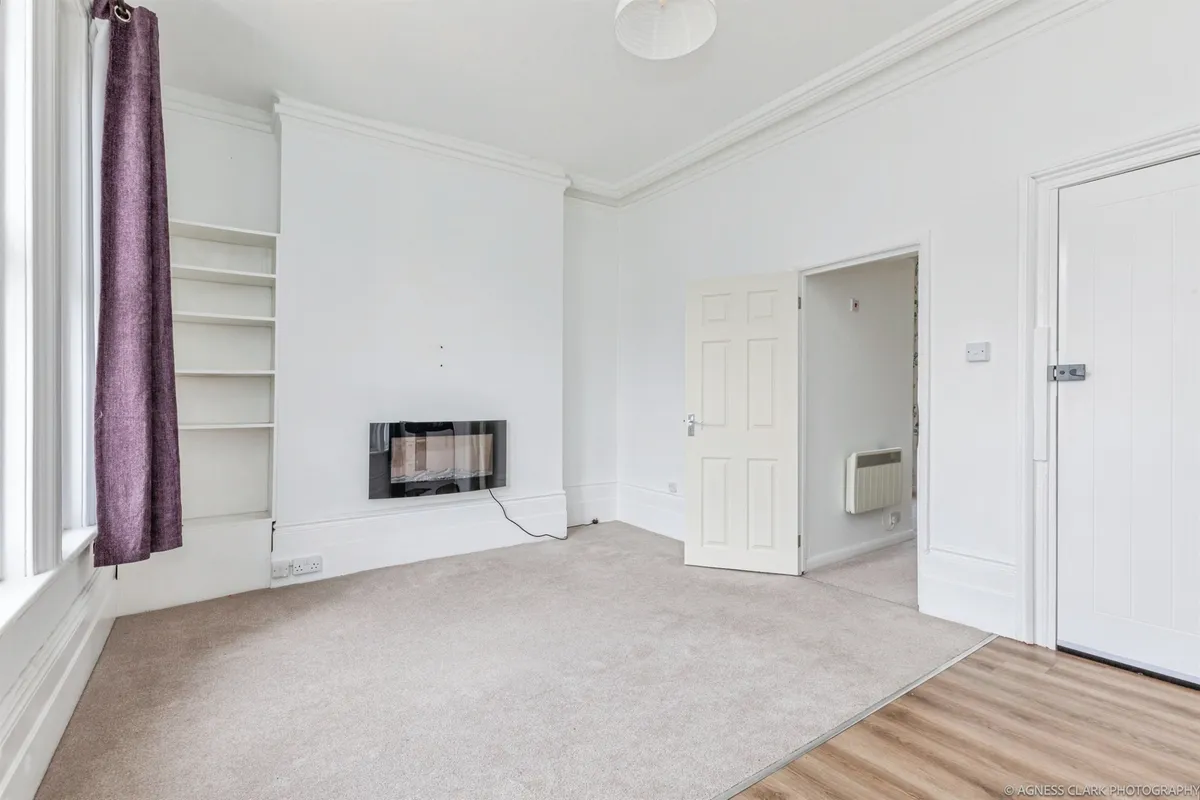 Flat Queens Road in St Leonards