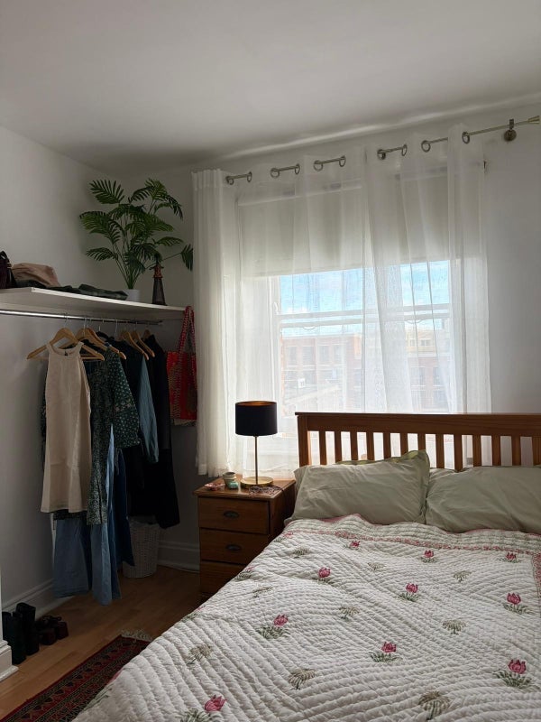 Flat Dawes Road in Greater London