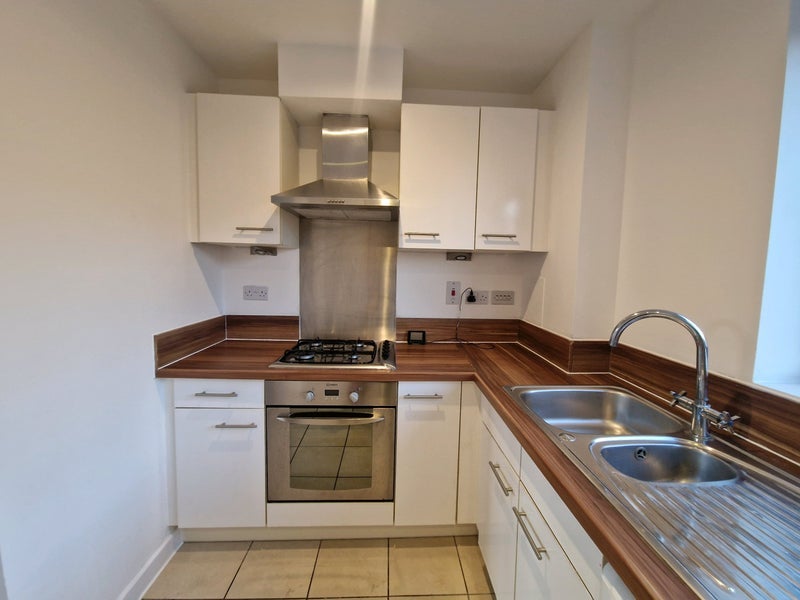 Flat Lanesborough Way in Greater London
