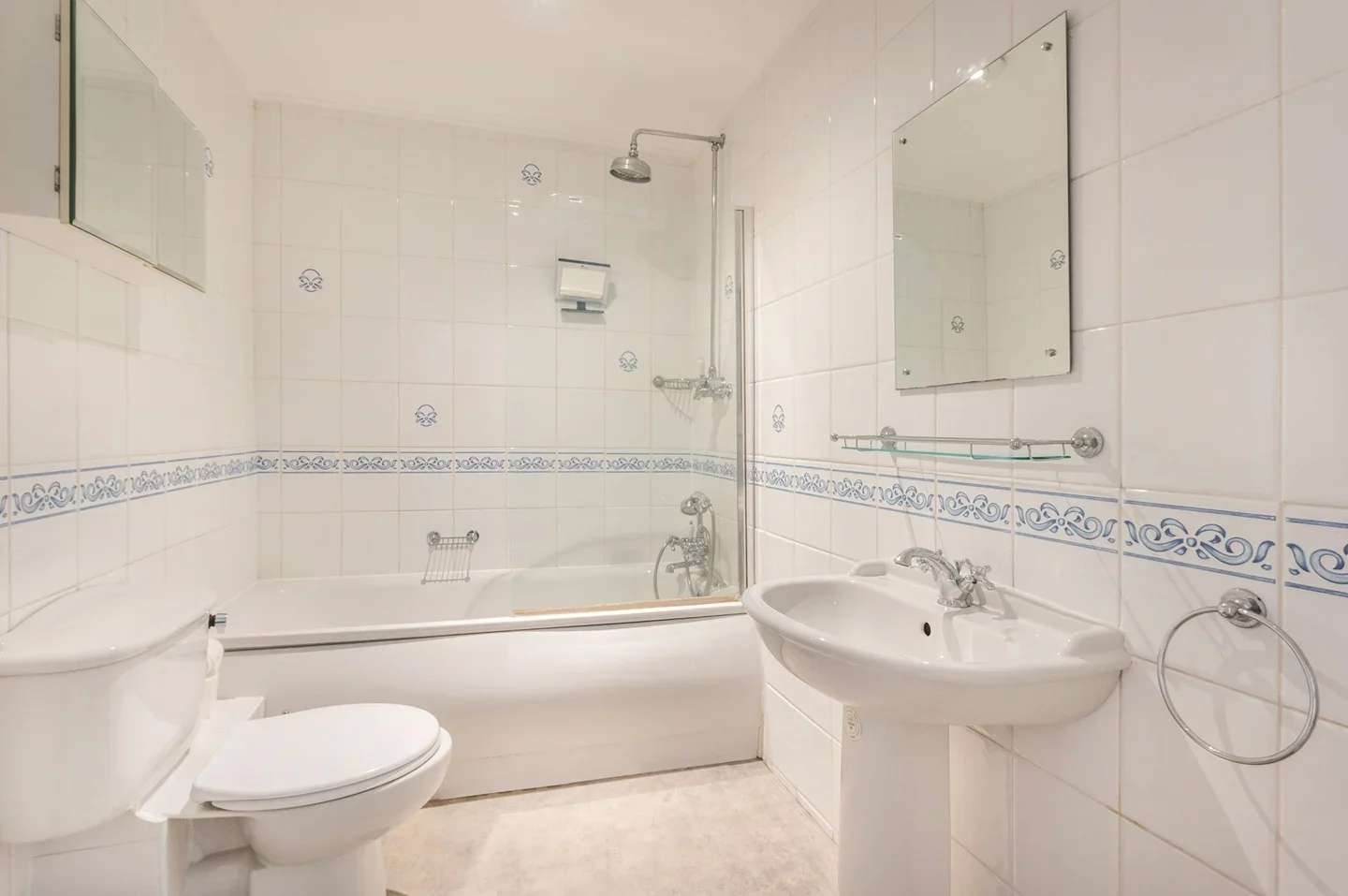 Flat Philbeach Gardens in Greater London