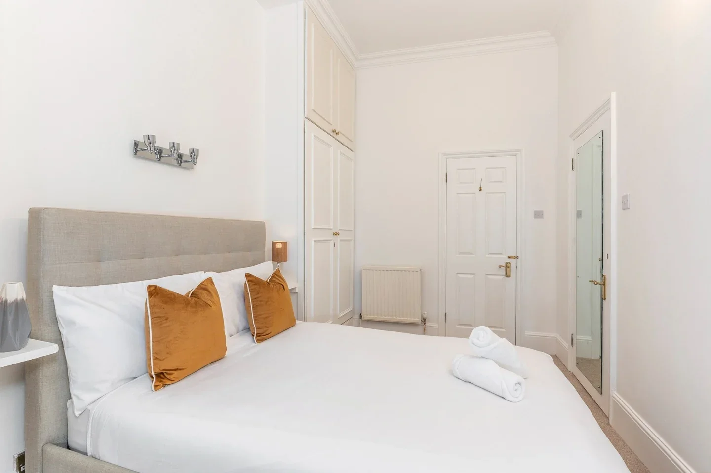 Flat Philbeach Gardens in Greater London