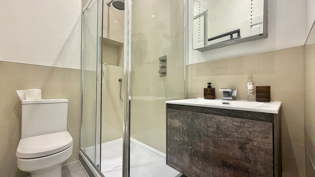 Flat Adelaide Grove in Greater London